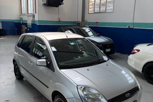 Ford Fiesta 1.4 16V 5p. Ghia