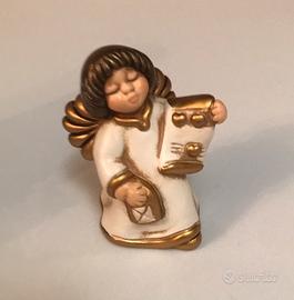 Angelo Thun con spartito musicale