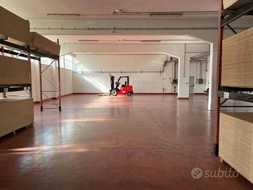 Immobile di 1000 m² con 2 locali a Ciampino