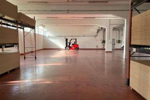 Immobile di 1000 m² con 2 locali a Ciampino