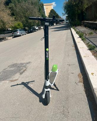 Monopattino elettrico lime
