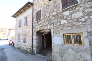 CASA SEMINDIPENDENTE A VILLA MINOZZO