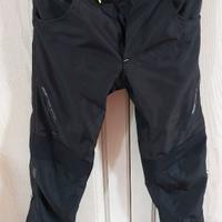 giacca, pantaloni e casco  per moto