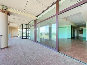 NEGOZIO A CASCIANA TERME LARI