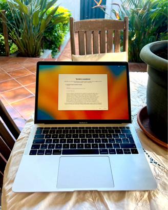 Macbook Air 13’’ - Apple