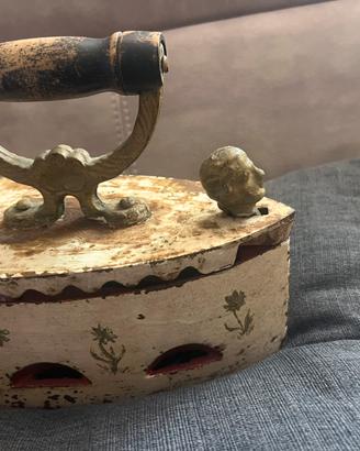 Ferro da stiro a carbone antico fine del XIX