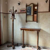 Arredo ingresso stile antico