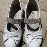 Scarpe bianche tipo ballerine