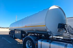 Semirimorchio cisterna carburanti 5 scomparti volu