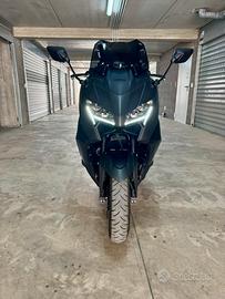 Yamaha TMAX 2025