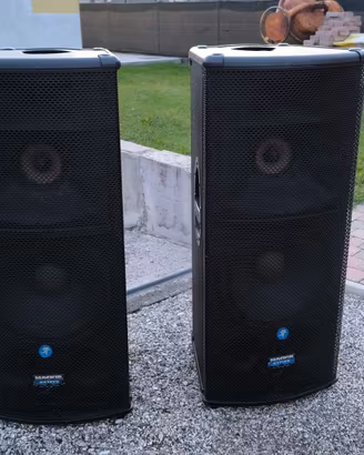 Coppia diffusori attivi Mackie SR1530