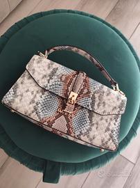 pochette Guess 