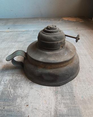 Antica lampada petrolio Stella modello depositato
