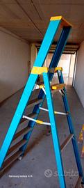 Scala a libretto 6 gradini con appoggio 