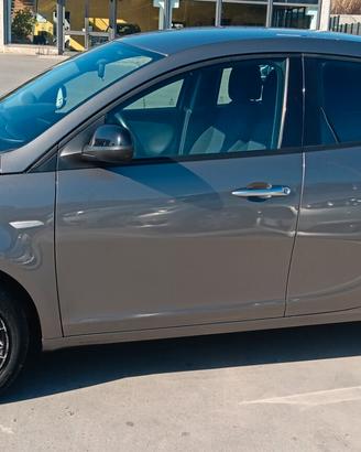 Lancia Ypsilon 1.0 FireFly 5 porte S&S Hybrid Gold