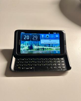 Nokia E7