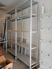 scaffali magazzino 