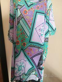 blusa in fantasia maniche ampie e lunga 