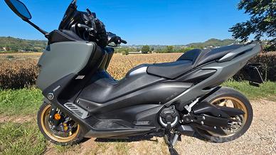 TMAX  560 TEK