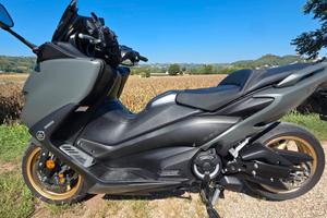 TMAX  560 TEK