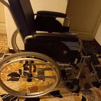 Sedia a rotelle comoda