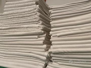 SET LENZUOLA E ASCIUGAMANI BIANCHI