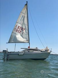 Barca a vela Hunter