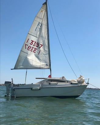 Barca a vela Hunter