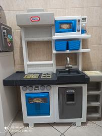 Cucina giocattolo 