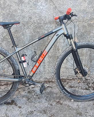 Bicicletta MTB Cube Analog