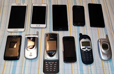 Lotto 11 Cellulari retrotech S6 S2 Nokia Sony ecc.