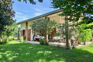 CASA INDIPENDENTE TRICAMERE: la tua oasi di ver...