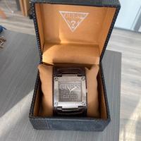 Orologio Guess in pelle con custodia