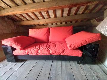 Divano Lota designer Eileen Gray