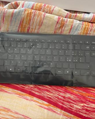 Microsoft Wireless 900 Desktop Tastiera e Mouse