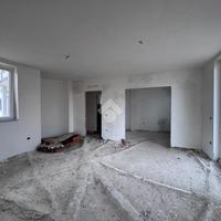 VILLA A SCHIERA D'ANGOLO A MOTTA VISCONTI