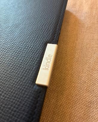 Cover originale in pelle blu Kindle 6gen