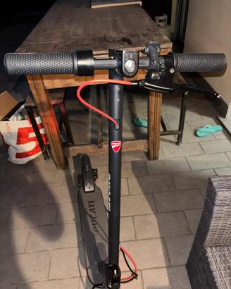 monopattino elettrico ducati pro evo 1