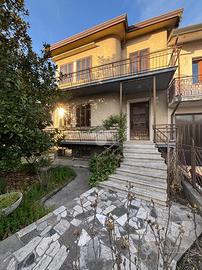 CASA SEMINDIPENDENTE A SOLESINO