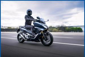 HONDA Forza 750 Garantito e Finanziabile