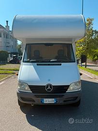 Mercedes sprinter 2.7 cdi mc louis stirling 701
