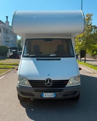 Mercedes sprinter 2.7 cdi mc louis stirling 701