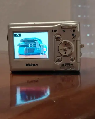 NIKON COOLPIX L10