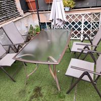 tavolo da giardino con sedie