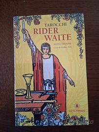 cofanetto carte e libro