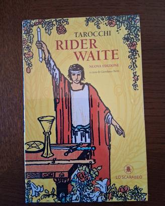 cofanetto carte e libro