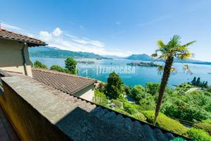 BILOCALE CON VISTA A STRESA