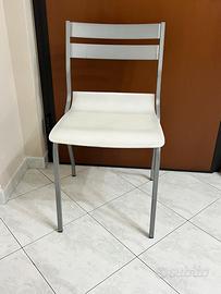 Sedia in metallo e policarbonato