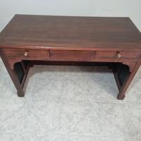 Scrivania restaurata in legno castagno