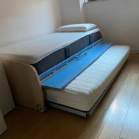 Letto per ragazzi con materassi.